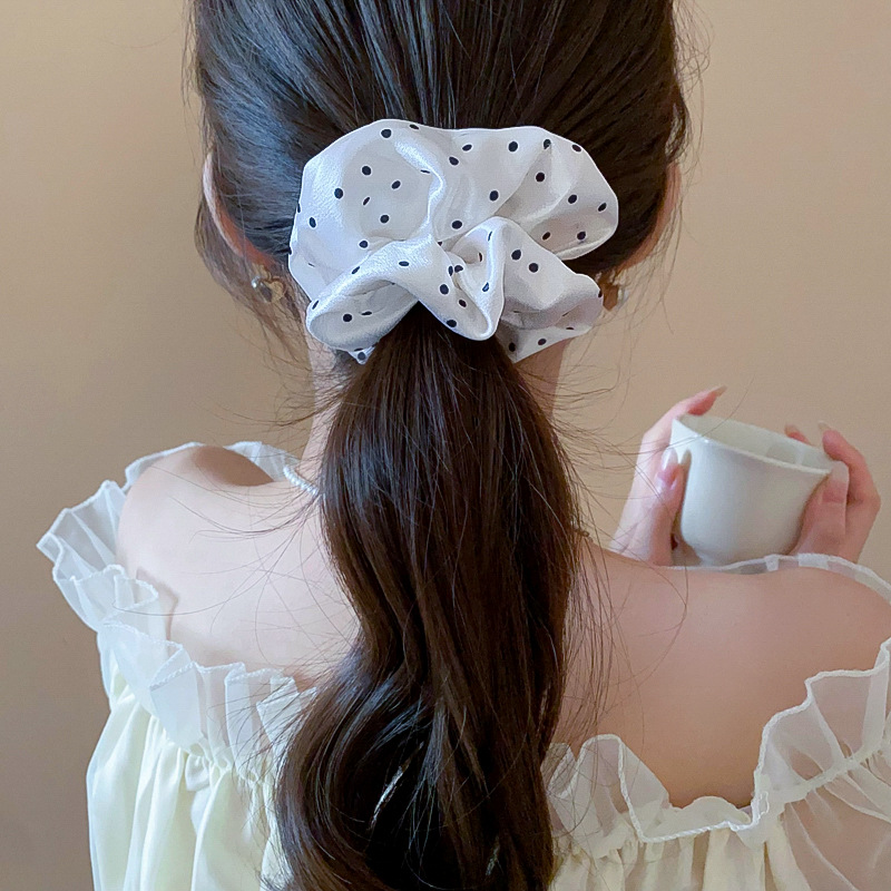 1/2 Stück Schwarz-Weiß Gepunkt – Scrunchie Satin Set Bewertung und Preis